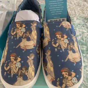 Toms Snow White shoes
